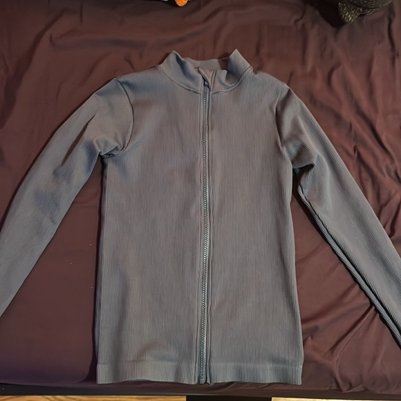 Fabletics Ribbed Seamless Jacket in Storm Slate - Picture 4 of 13
